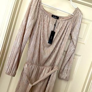 Belted shimmery dress